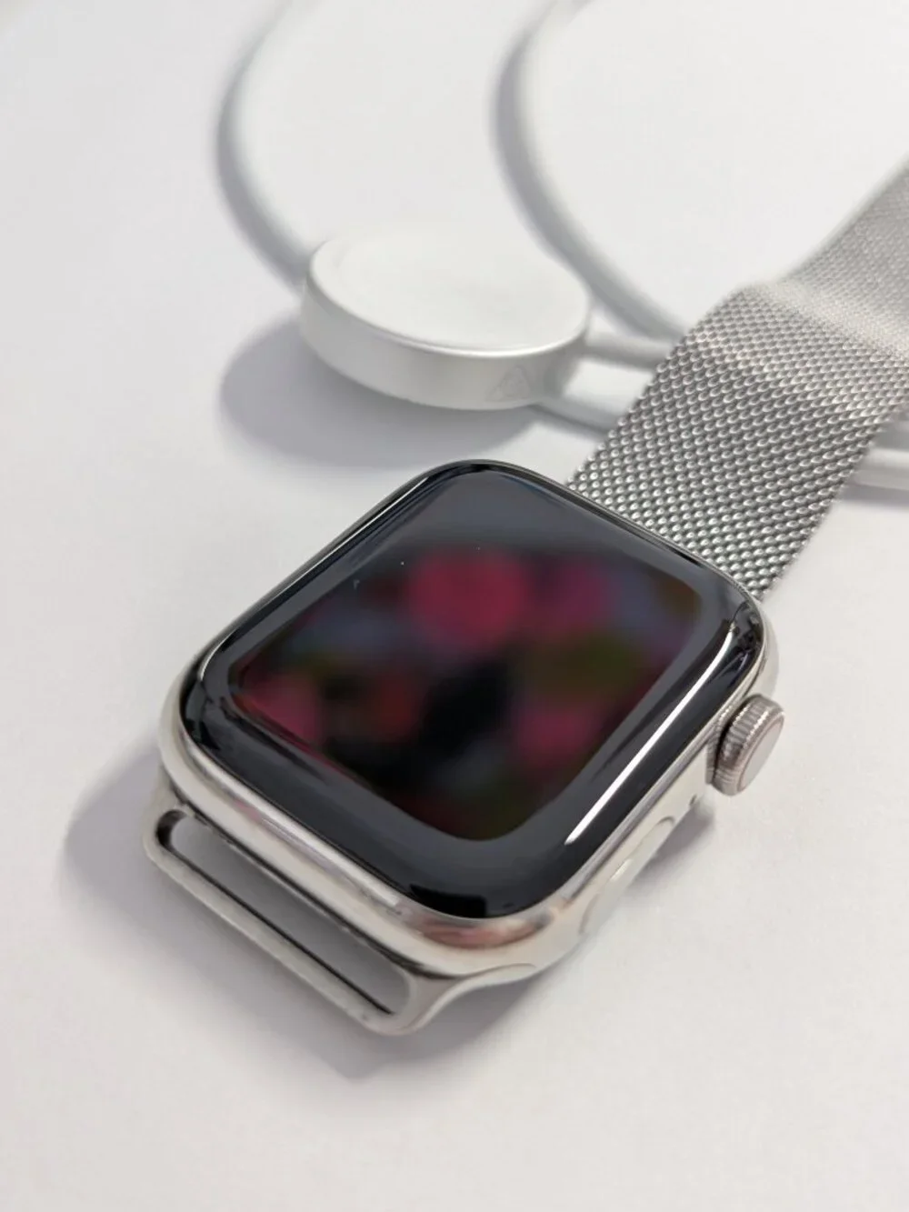 Apple Watch Series 8 w/Silver Milanese Mesh Band
